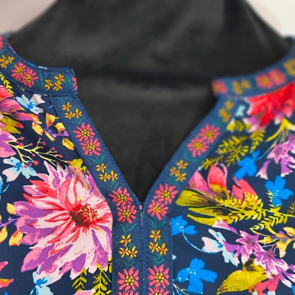 The Pioneer Woman 3/4 Sleeve V Neck Floral Blouse Top Women's Size Large - Picture 4 of 11